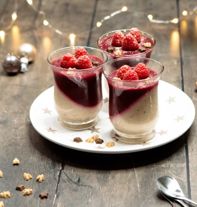 Habt ihr euch schon Gedanken über euer Weihnachtsmenü gemacht?
Ich habe mir für die EP:Kochtrends ein Dessert überlegt, das man perfekt vorbereiten kann.

💜 Maroni-Panna Cotta mit Waldbeeren 💜

Das Rezept findet ihr auf sweetsoulfood.at und bei @ep_austria

Ich wünsche euch einen schönen Abend 💜

#sweetsoulfood #vegan #dessert #veganesdessert #weihnachtsdessert #pannacottavegan #maroni #pannacotta #rezeptonline #rezeptistaufdemblog #veganerezepte #weihnachtsrezepte #weihnachtenvegan #igvegan #vegansofinstagram #veganösterreich #vegansoulfood